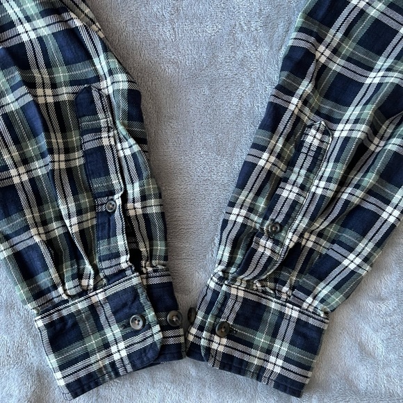 💜3/$15 Uniqlo men’s long sleeves button down shirts S - Picture 3 of 9